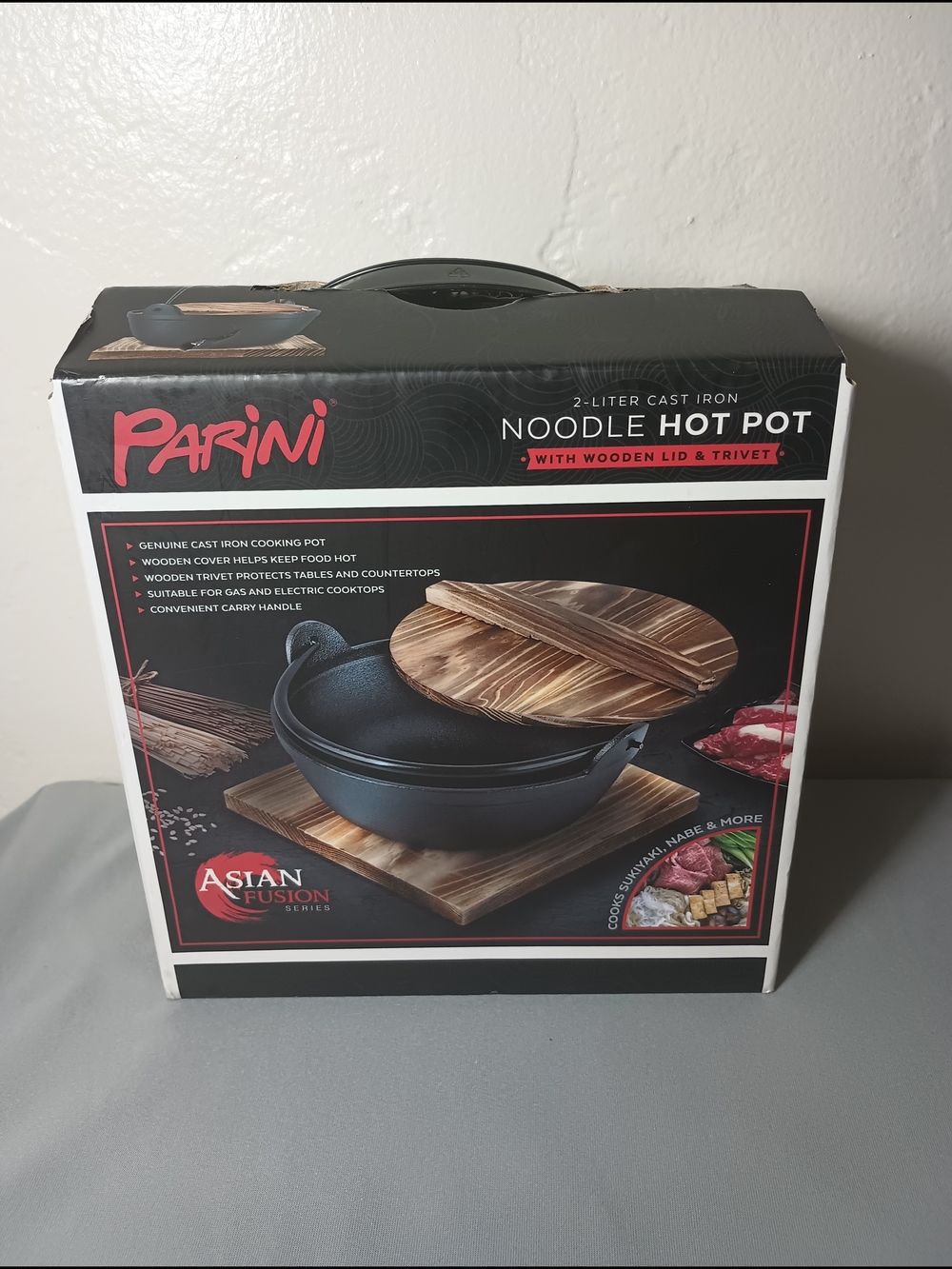 Parini 2-Liter Cast Iron Noodle Hot Pot With Wooden Lid And Trivet